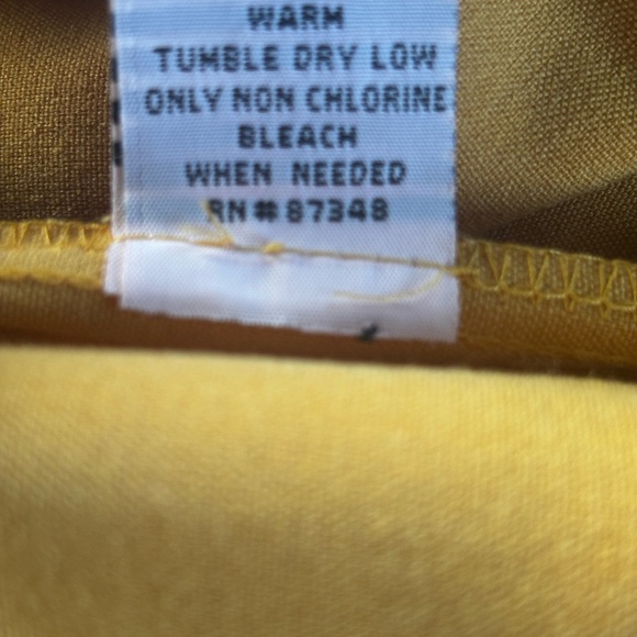 Star Style and Yellow Palazzo Pants - Picture 4 of 7